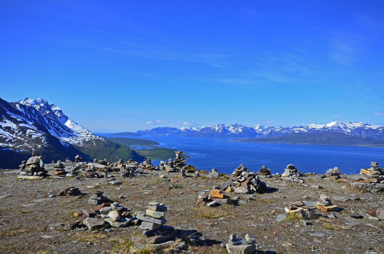 Отель Gildetun Kvaenangsfjellet Экстерьер фото