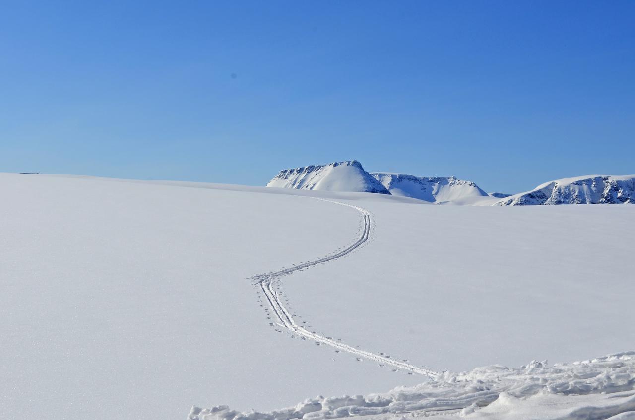 Отель Gildetun Kvaenangsfjellet Экстерьер фото